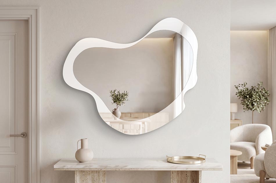 Kolekcija Luméa spajanje je organskih oblika s modernim pristupom uređenju interijera. Blage, nepravilne linije nadahnute prirodom daju ogledalima osjećaj lakoće i fluidnosti. Suptilno pozadinsko osvjetljenje naglašava njihov oblik i nježno stvara ugođaj u interijeru.To je dizajn temeljen na ravnoteži – između funkcije i estetike, jednostavnosti i jedinstvenosti.