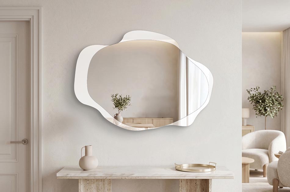 Kolekcija Luméa spajanje je organskih oblika s modernim pristupom uređenju interijera. Blage, nepravilne linije nadahnute prirodom daju ogledalima osjećaj lakoće i fluidnosti. Suptilno pozadinsko osvjetljenje naglašava njihov oblik i nježno stvara ugođaj u interijeru.To je dizajn temeljen na ravnoteži – između funkcije i estetike, jednostavnosti i jedinstvenosti.