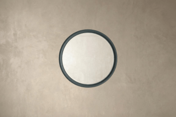 Ogledala u lakiranom okviru